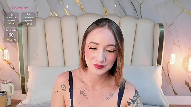 Hannah Lane online show from July 6, 12:23 pm