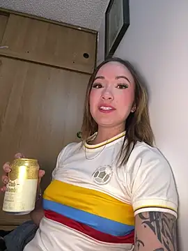 Hannah Lane online show from June 24, 1:59 am