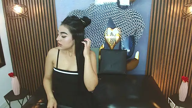 Snapshot of RoxxySweet01 chatting on May 15, 1:42 pm RoxxySweet01 online show from May 15, 1:42 pm