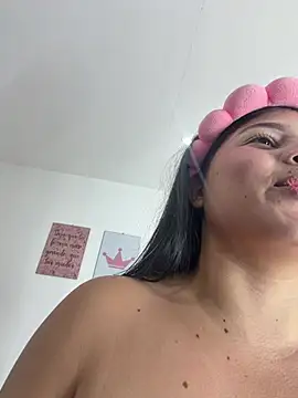 Snapshot of Mulan_rousse chatting on July 25, 8:37 pm Mulan rousse online show from July 25, 8:37 pm