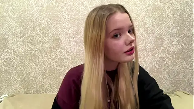 Snapshot of Malinwitch chatting on May 8, 4:33 pm Malinwitch online show from May 8, 4:33 pm