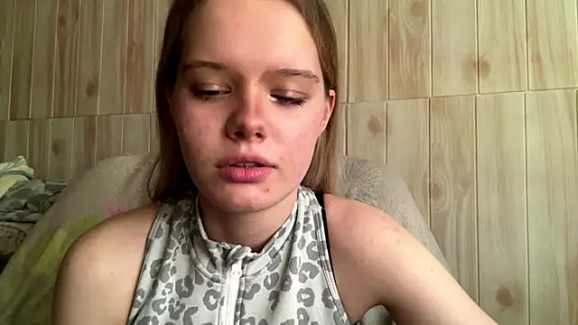 Snapshot of Malinwitch chatting on June 12, 3:43 pm Malinwitch online show from June 12, 3:43 pm
