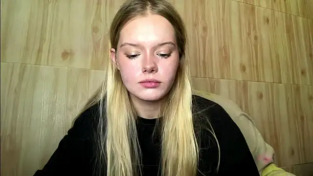 Snapshot of Malinwitch chatting on May 24, 5:35 pm Malinwitch online show from May 24, 5:35 pm
