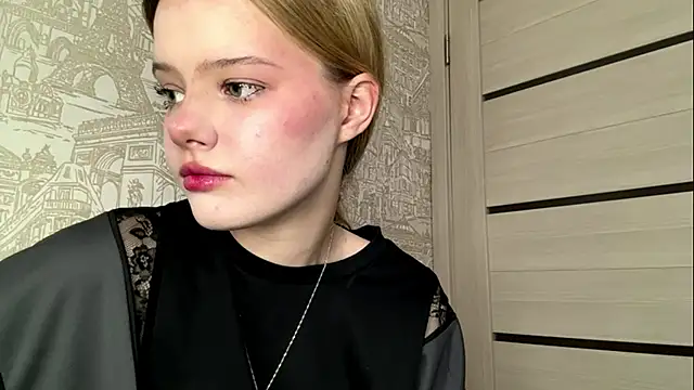 Snapshot of Malinwitch chatting on May 15, 4:49 pm Malinwitch online show from May 15, 4:49 pm