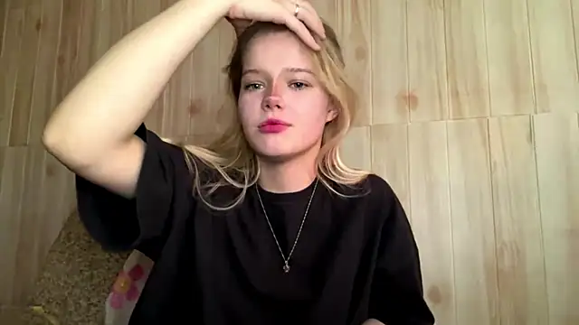 Snapshot of Malinwitch chatting on May 25, 3:55 pm Malinwitch online show from May 25, 3:55 pm