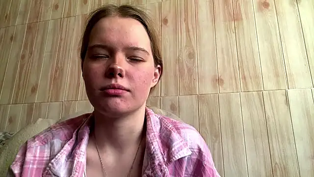 Snapshot of Malinwitch chatting on May 30, 11:49 am Malinwitch online show from May 30, 11:49 am