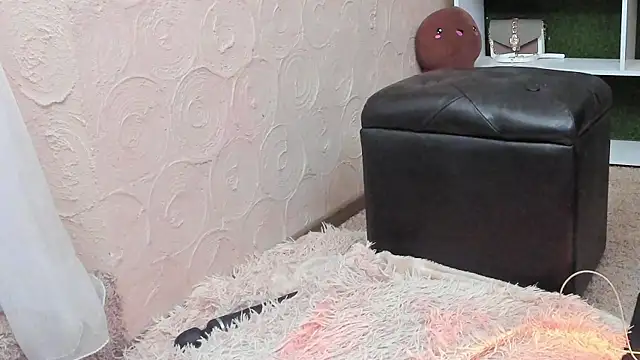 lililiana online show from July 11, 8:25 am