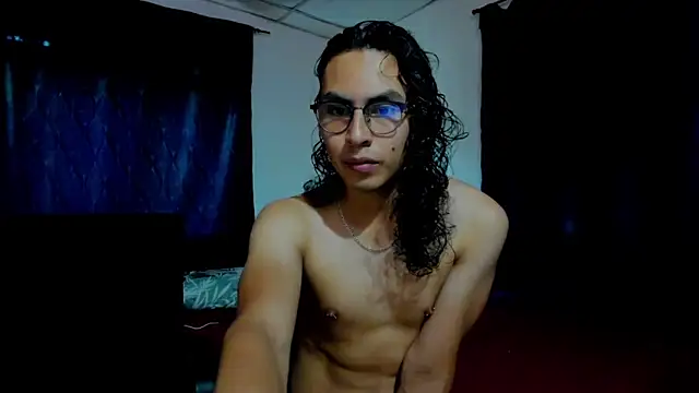 AntoniodeArmas online show from May 4, 10:23 pm