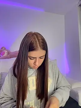 EmilyCxx online show from August 5, 3:33 am