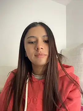 EmilyCxx online show from May 9, 4:27 am