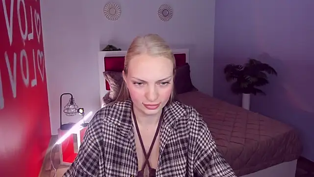 NancyGlamour online show from June 6, 9:03 am