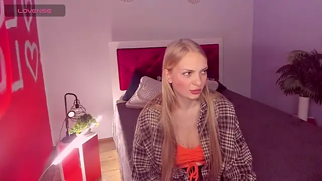 NancyGlamour online show from May 13, 7:59 am