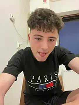 denysio89 online show from May 24, 1:49 am