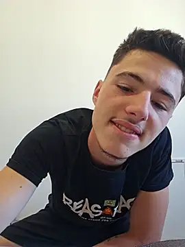 denysio89 online show from July 9, 7:53 am