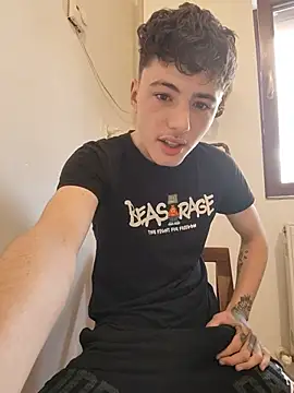 denysio89 online show from May 29, 5:57 am