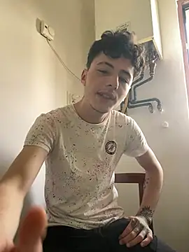 denysio89 online show from May 20, 7:38 am