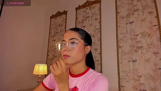 sara castro24  online show from August 8, 8:27 pm