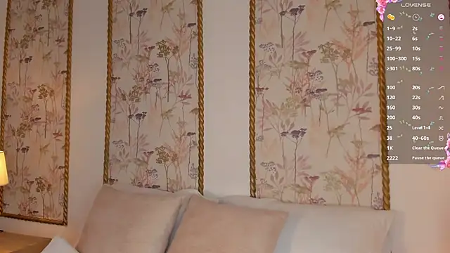 Snapshot of sara_castro24_ chatting on May 15, 7:23 pm sara castro24 online show from May 15, 7:23 pm