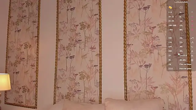 Snapshot of sara_castro24_ chatting on May 27, 7:32 pm sara castro24 online show from May 27, 7:32 pm
