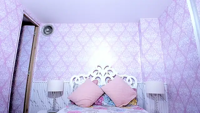 Miabloom19  online show from June 10, 11:06 pm