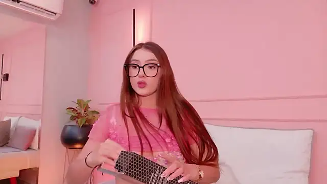 DanielleDNicola online show from July 9, 1:32 pm