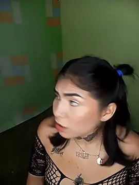 PequenaNena online show from May 3, 4:17 am