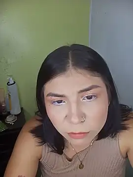 PequenaNena online show from May 18, 7:51 pm