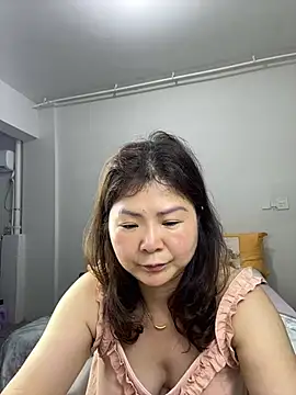 linda51863 online show from June 18, 1:16 pm