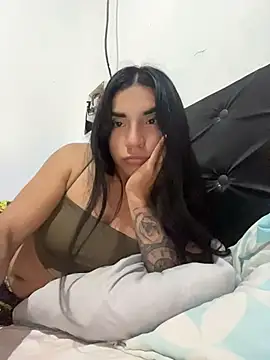 Snapshot of InesD_Arcy chatting on June 5, 2:05 am InesD Arcy online show from June 5, 2:05 am