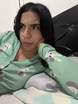 Snapshot of InesD_Arcy chatting on June 2, 12:21 am InesD Arcy online show from June 2, 12:21 am