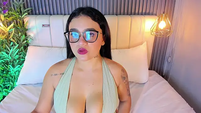 MadisonSoler online show from May 25, 5:11 pm