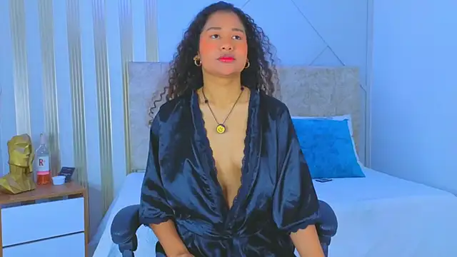 secretestrella online show from June 3, 2:56 am