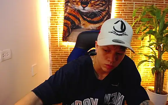 Asher addamss  online show from May 9, 2:37 am