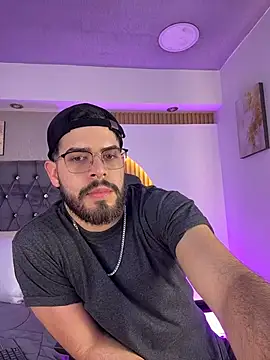 DomBoy  online show from May 15, 8:18 pm