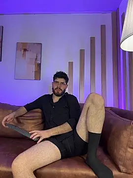 DomBoy  online show from June 10, 8:21 pm