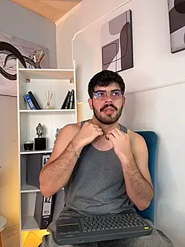 DomBoy  online show from June 26, 8:03 pm
