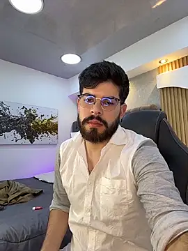 DomBoy  online show from May 19, 8:05 pm