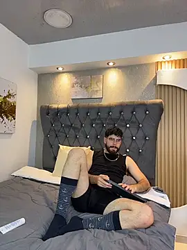 DomBoy  online show from May 13, 8:27 pm