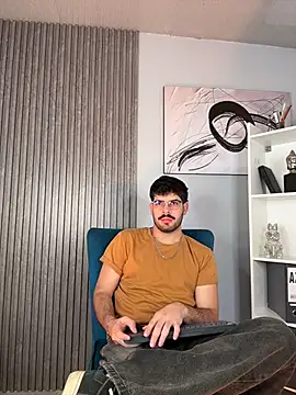 DomBoy  online show from June 16, 7:58 pm