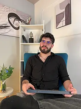 DomBoy  online show from June 14, 7:59 pm