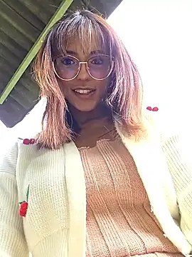 luna latindoll online show from June 5, 4:45 pm