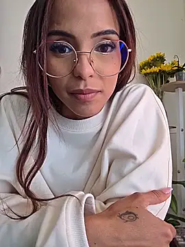 luna latindoll online show from May 28, 3:40 pm