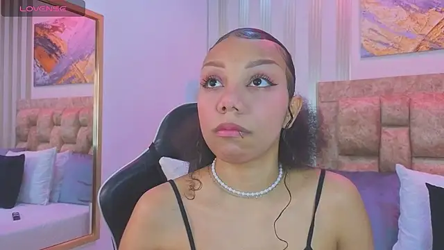 Snapshot of lilith_pink__ chatting on May 26, 4:54 am lilith pink online show from May 26, 4:54 am