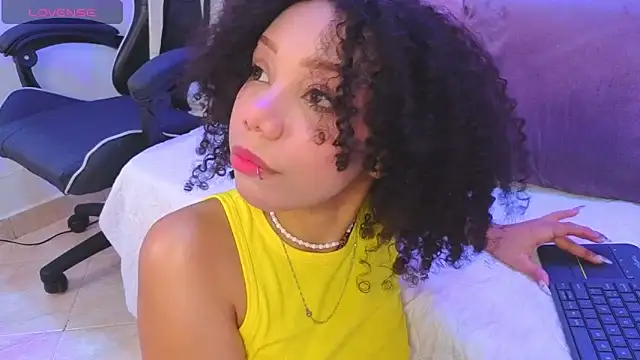 Snapshot of lilith_pink__ chatting on May 6, 3:43 am lilith pink online show from May 6, 3:43 am