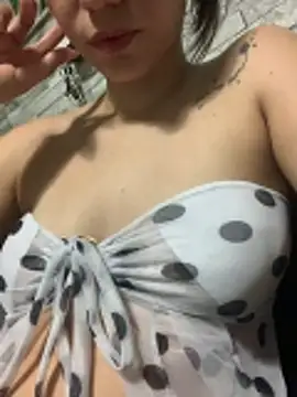 Snapshot of caterinekess chatting on June 3, 2:34 am caterinekess online show from June 3, 2:34 am