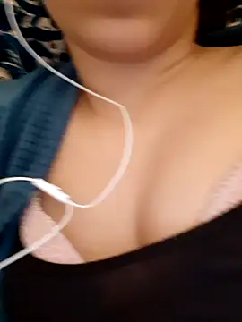 sososix56 online show from May 15, 2:59 pm