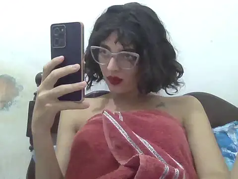 Xoeni online show from May 28, 3:03 am
