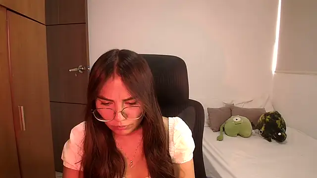 Snapshot of abbyyandmaxx chatting on June 18, 4:12 pm abbyyandmaxx online show from June 18, 4:12 pm