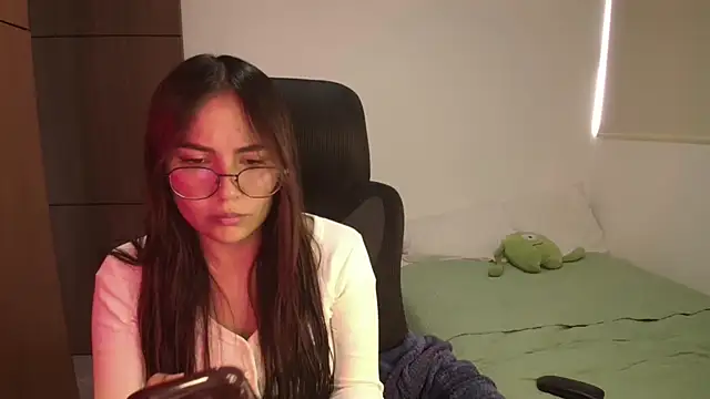 Snapshot of abbyyandmaxx chatting on May 19, 4:36 pm abbyyandmaxx online show from May 19, 4:36 pm