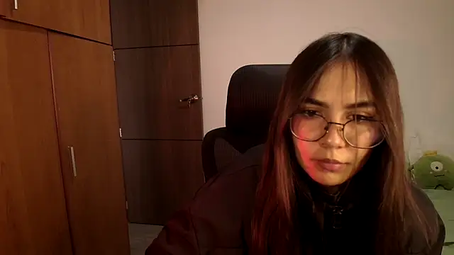 Snapshot of abbyyandmaxx chatting on May 20, 4:48 pm abbyyandmaxx online show from May 20, 4:48 pm